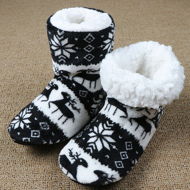 Woman's Reindeer Print Plush Winter Slippers