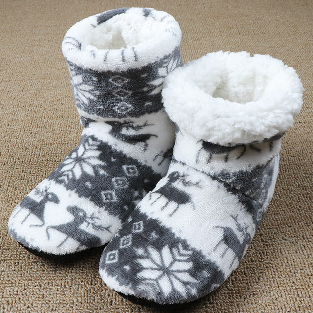 Woman's Reindeer Print Plush Winter Slippers