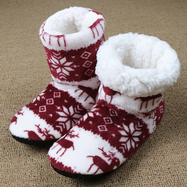 Woman's Reindeer Print Plush Winter Slippers